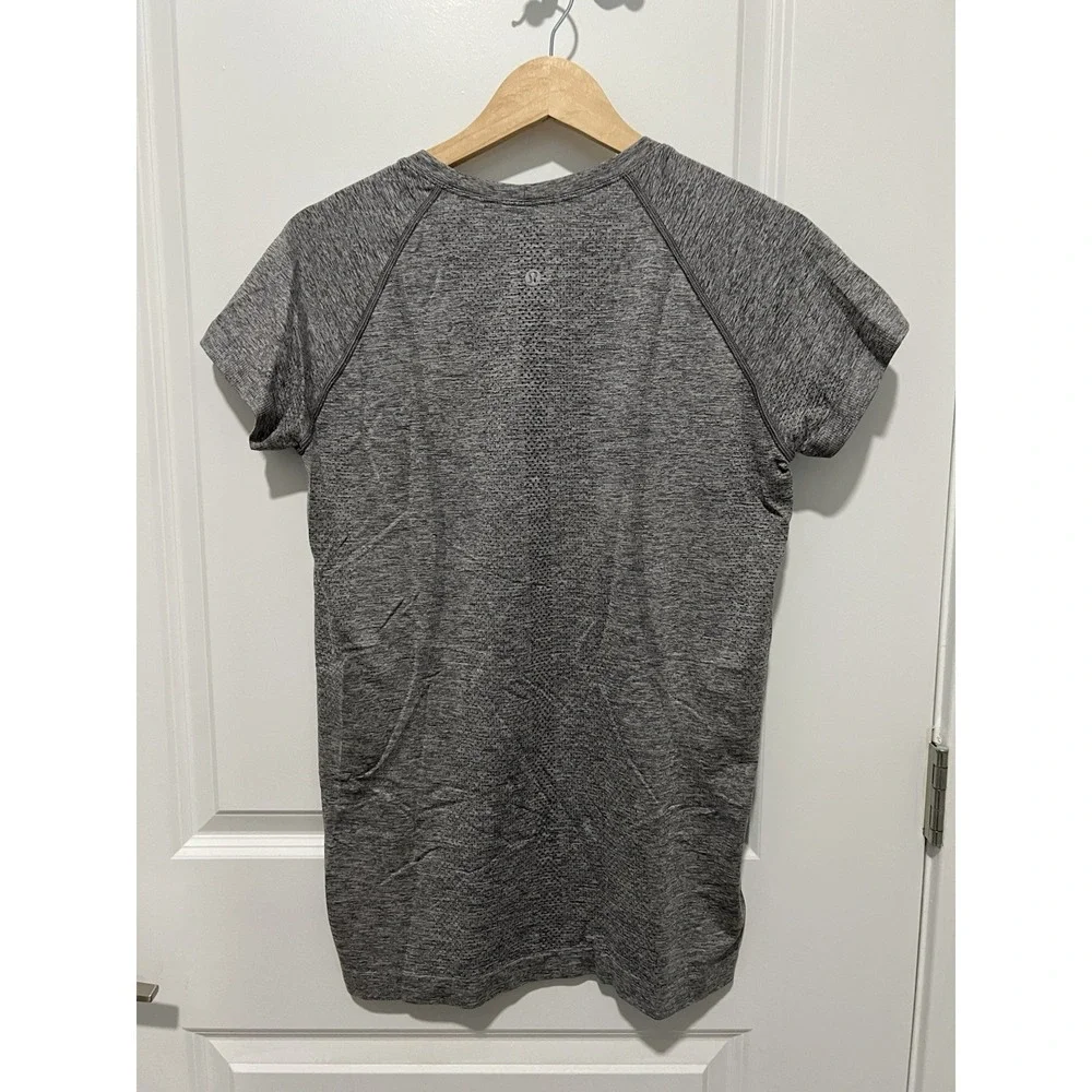 Lululemon Swiftly Tech‎ Short Sleeve 2.0 Silver Drop Size 12 Yoga Pilates